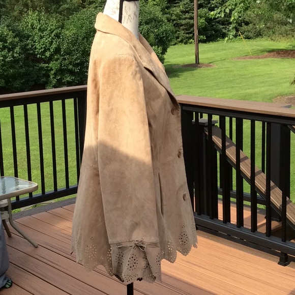 Women’s Tan 100% Leather Suede Blazer Sz Medium - Picture 3 of 6